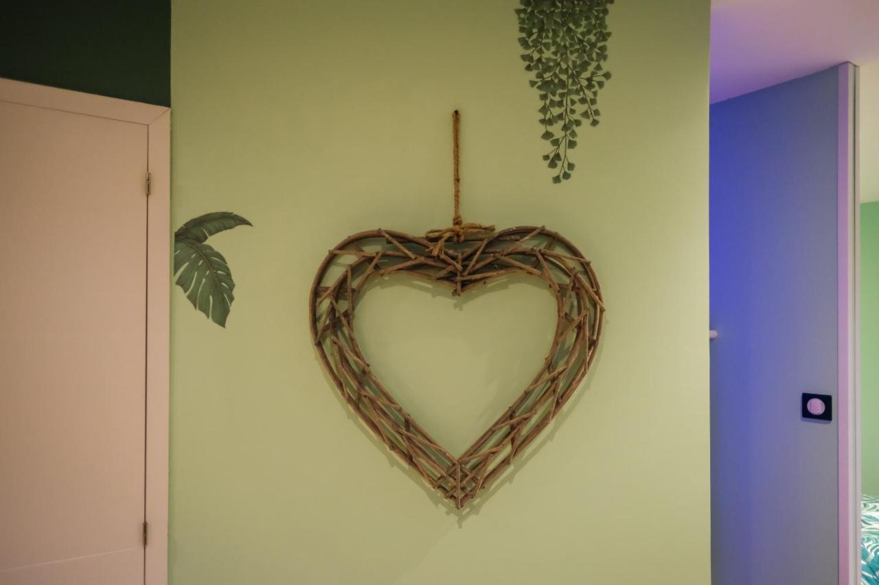 Delit D'Amour Avroult Εξωτερικό φωτογραφία